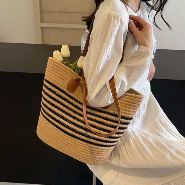 Handmade Straw Woven Beach Bag: Your Perfect Summer Accessory - Image 2