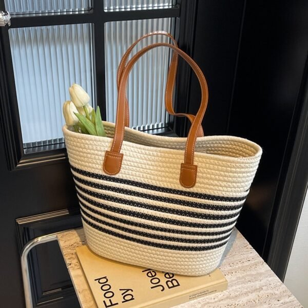 Handmade Straw Woven Beach Bag: Your Perfect Summer Accessory - Image 5